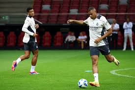 颁奖现场!熊诗芮、张小楠包揽亚冬会单板滑雪女子大跳台金银牌环球时报-环球网.